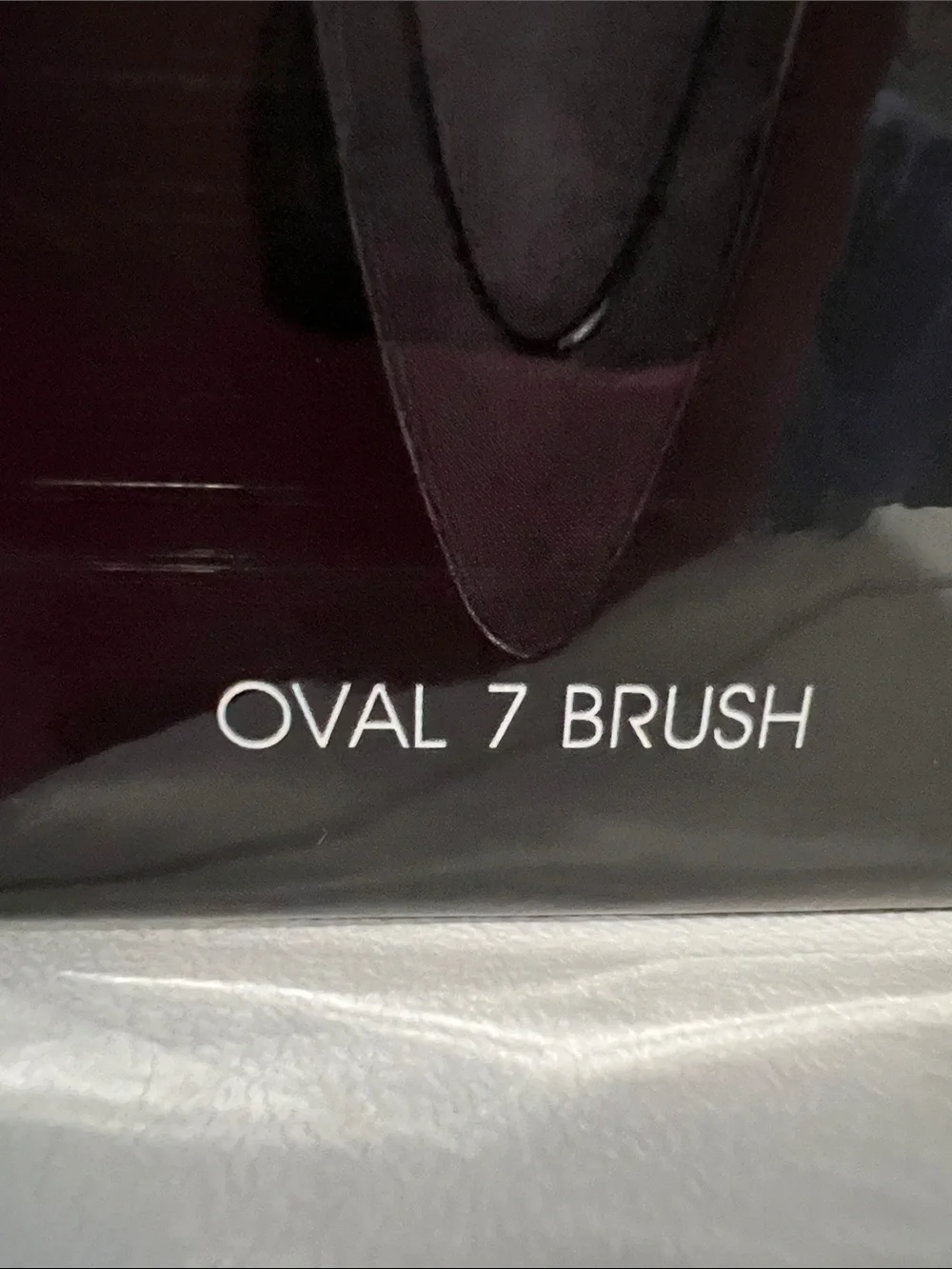 artis Oval 7 Brush in Black and Dark Plum
